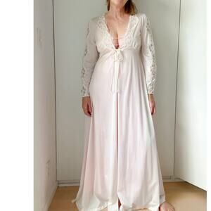 Vintage Lily of France White Lace Robe Size Medium Ethereal Loungewear Lingerie